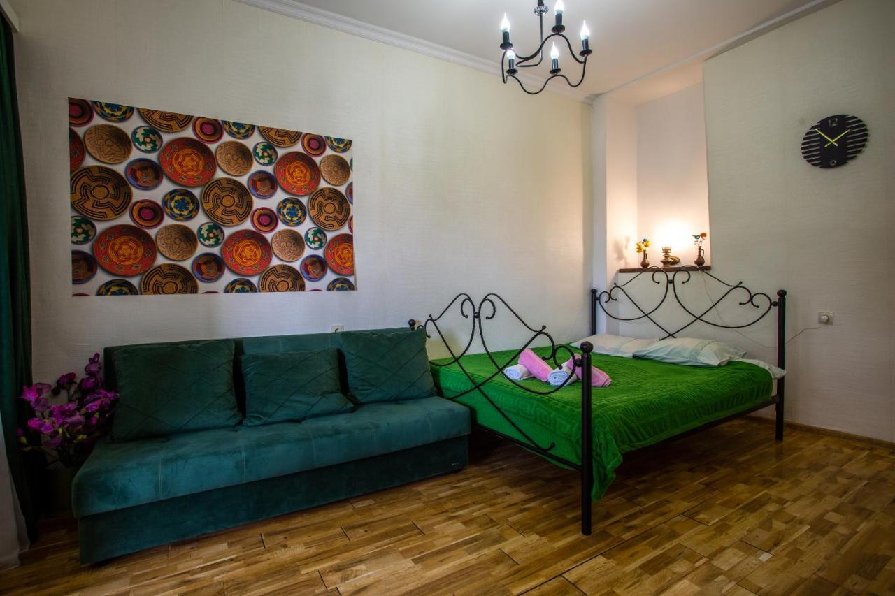 Downtown Apartment Near Sulfur Baths Tbilisi Eksteriør billede